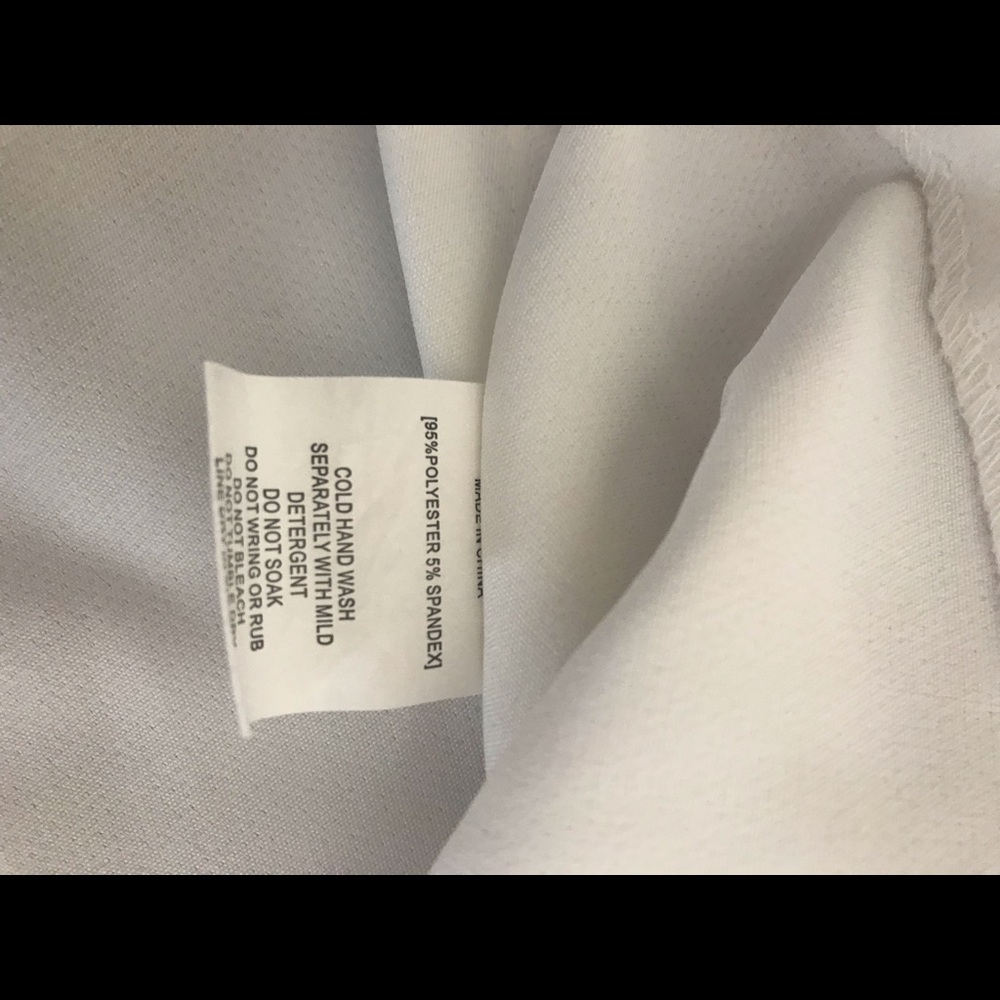 - Off the shoulders  white top - Picture 5 of 6